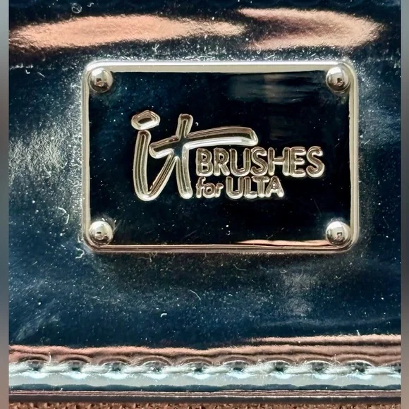 Brushes For Ulta Rose Metallic Zipper Clutch with Tassel - Picture 2 of 8